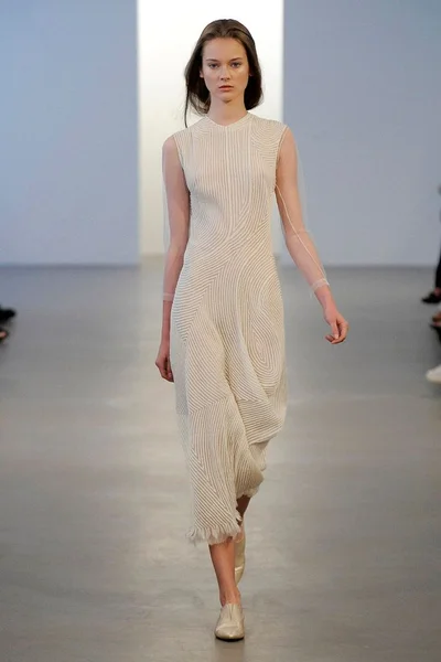 Look 13